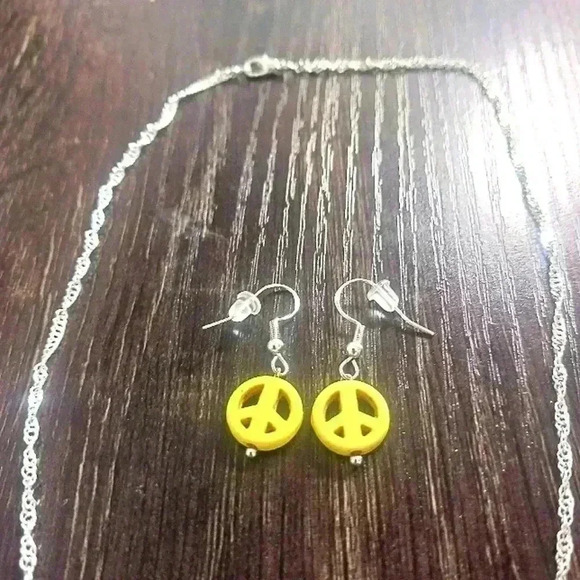Peace Necklace and Earrings set - Picture 5 of 8